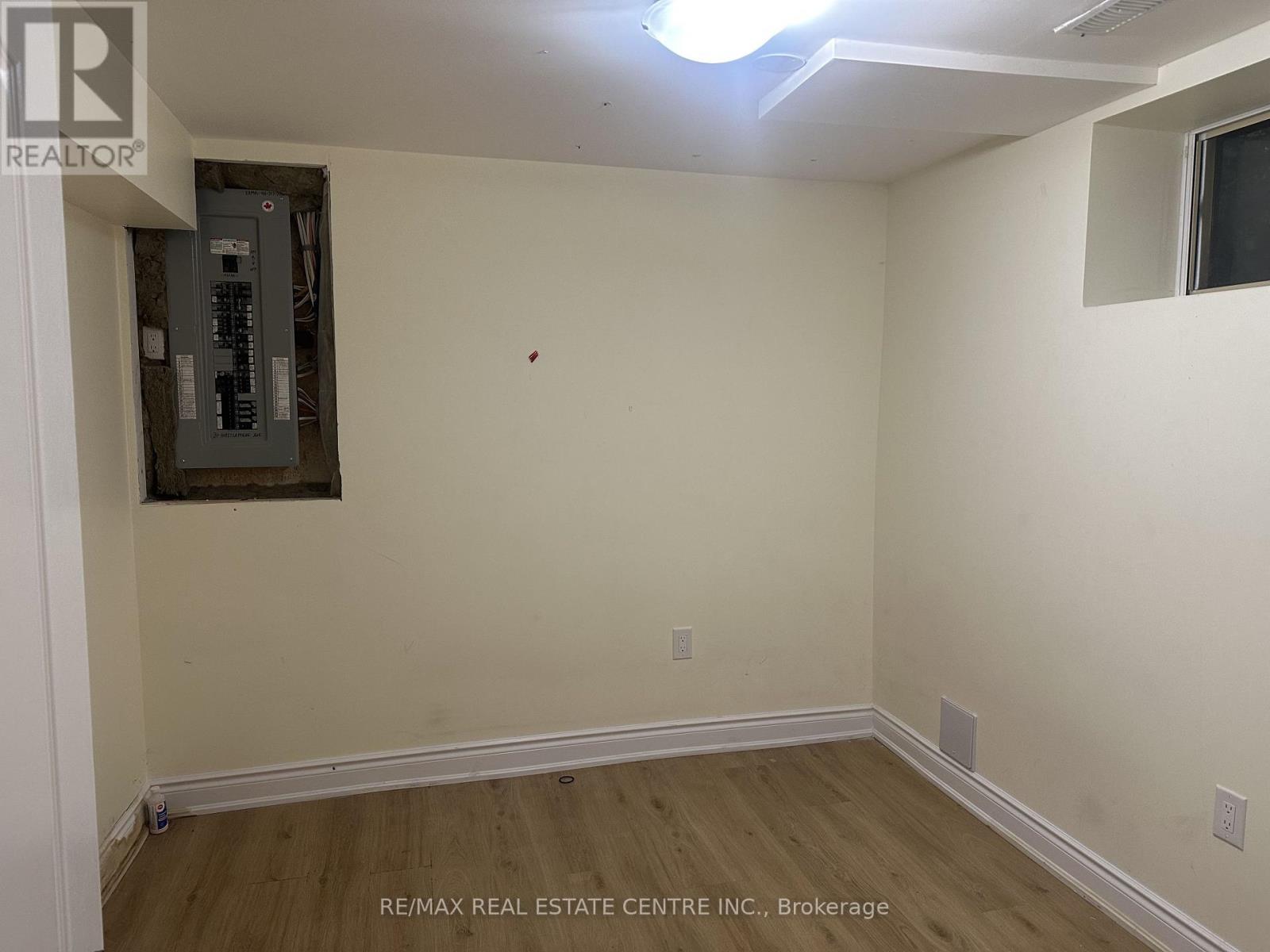 Basement - 31 Haslemere Avenue, Brampton, Ontario L6W 2X3 - Photo 9 - W13105024