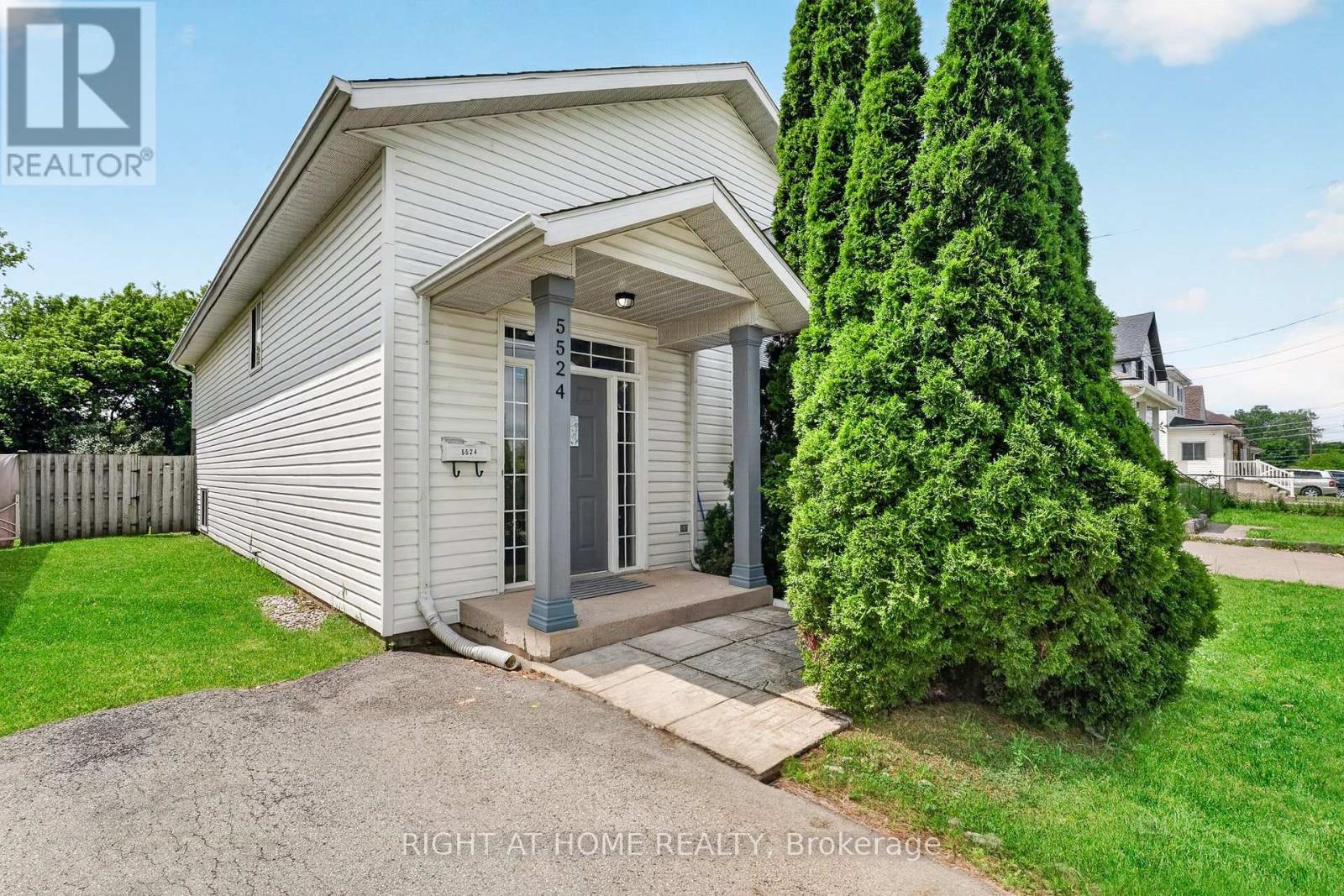 5524 Fraser Street, Niagara Falls, Ontario  L2E 3C9 - Photo 2 - X13629564