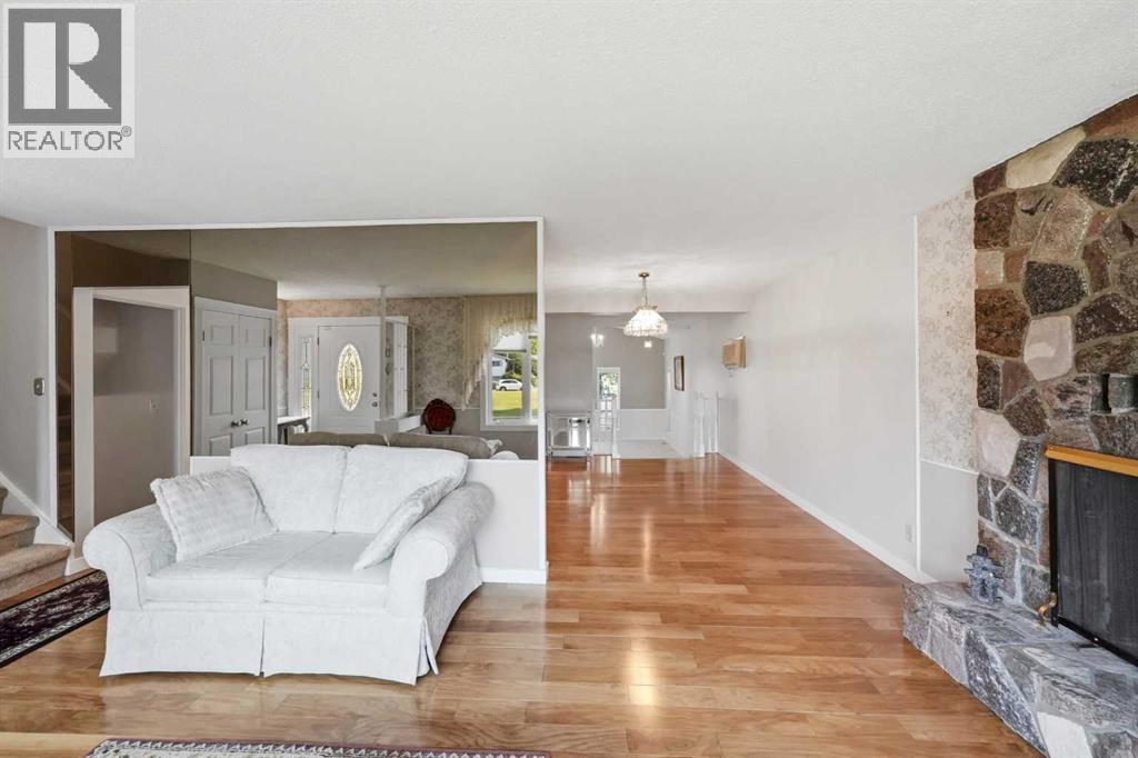 8 Sydney Close, Red Deer, Alberta  T4N 0E1 - Photo 9 - A2334098