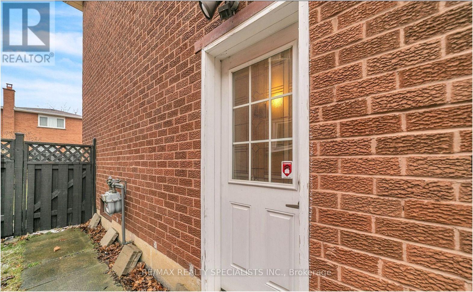 Lower - 353 Brownridge Drive, Vaughan, Ontario  L4J 5X2 - Photo 4 - N13627314
