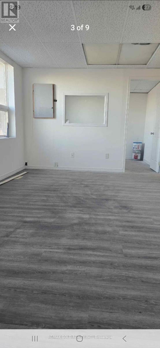 2nd Floor - 105 Kennedy Road S, Brampton, Ontario  L6W 3G2 - Photo 4 - W13104002
