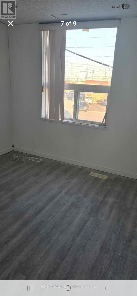 2nd Floor - 105 Kennedy Road S, Brampton, Ontario  L6W 3G2 - Photo 5 - W13104002