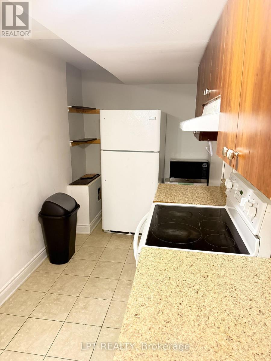 Basement - 3304 Sunlight Street, Mississauga, Ontario  L5M 0G8 - Photo 3 - W13488034