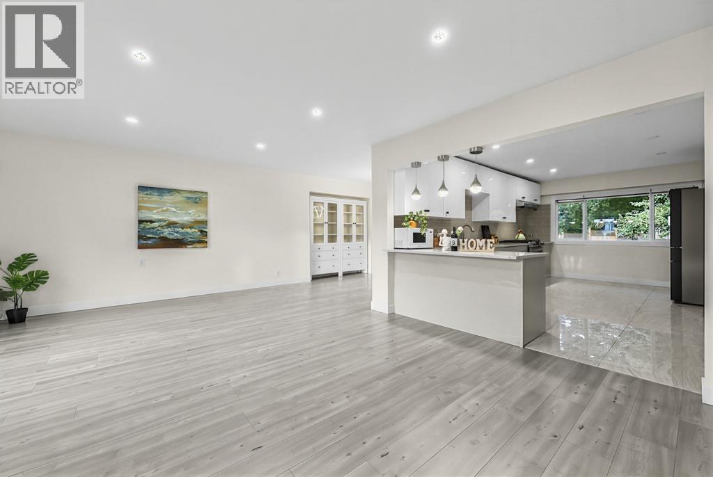 4936 Barker Crescent, Burnaby, British Columbia  V5G 3G5 - Photo 6 - R3149548