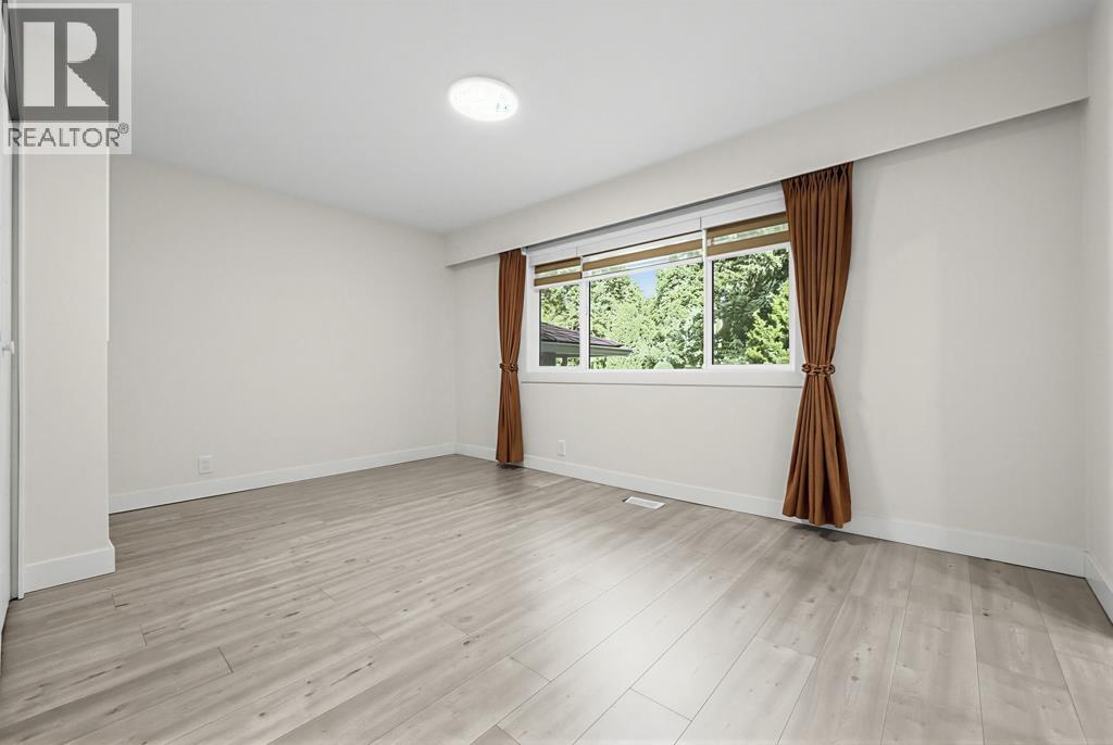 4936 Barker Crescent, Burnaby, British Columbia  V5G 3G5 - Photo 13 - R3149548