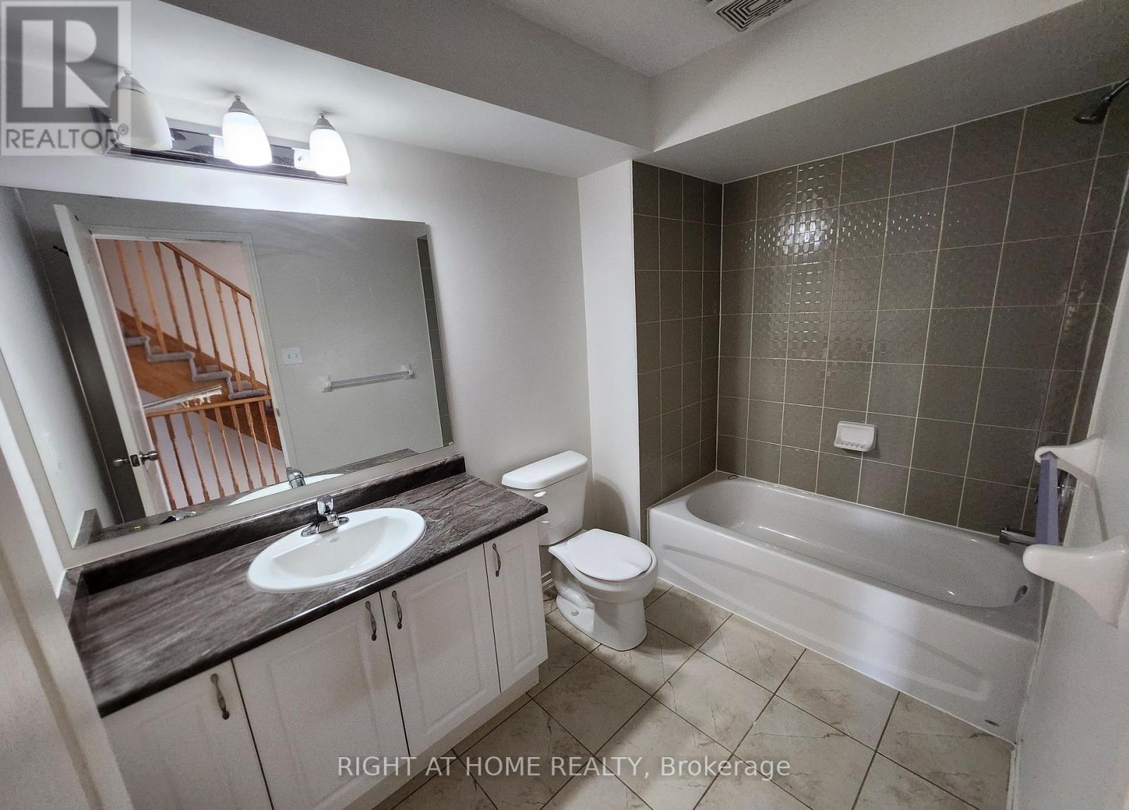2564 Bromus Path, Oshawa, Ontario  L1L 0K7 - Photo 18 - E13629670