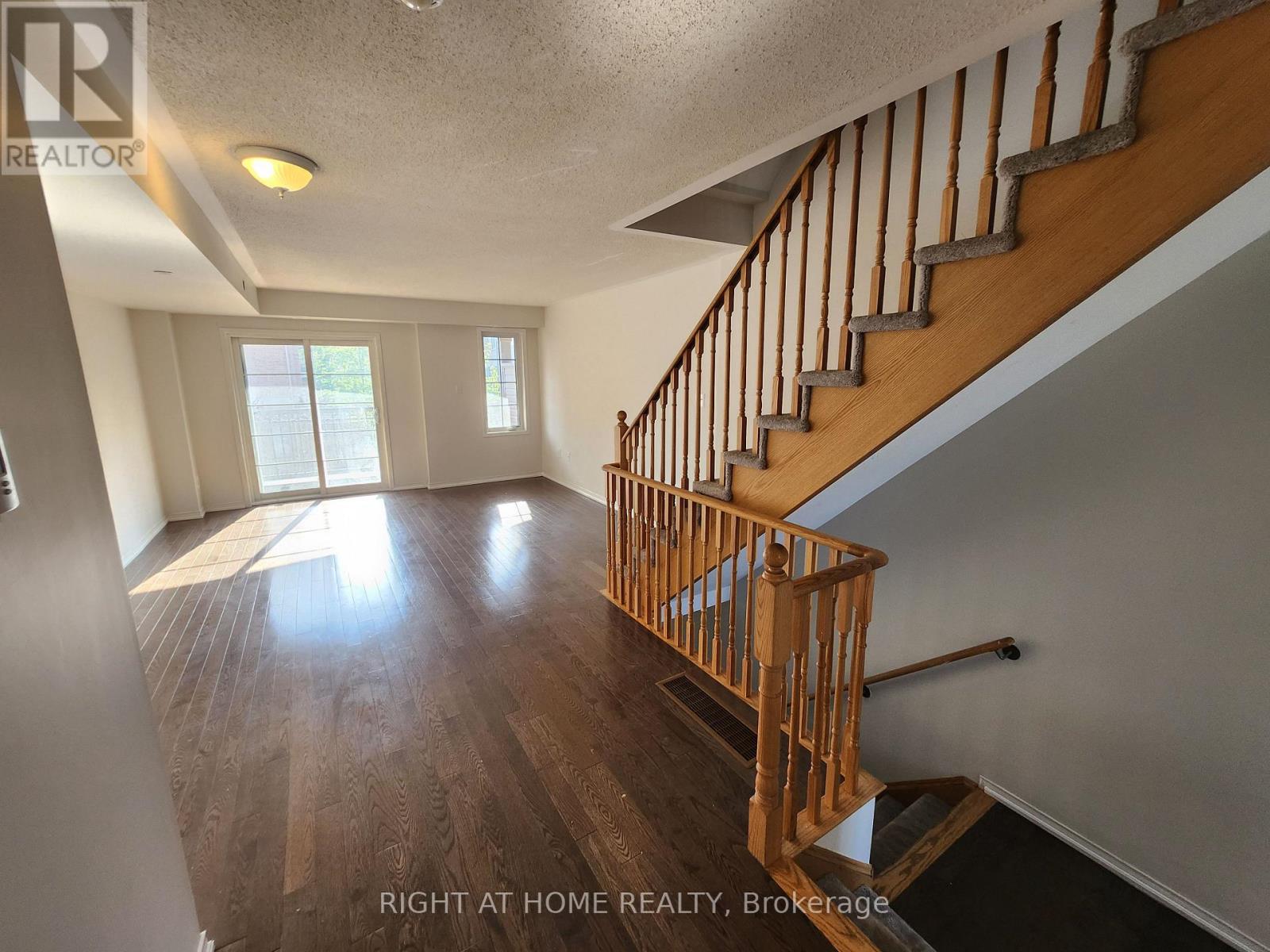 2564 Bromus Path, Oshawa, Ontario  L1L 0K7 - Photo 9 - E13629670