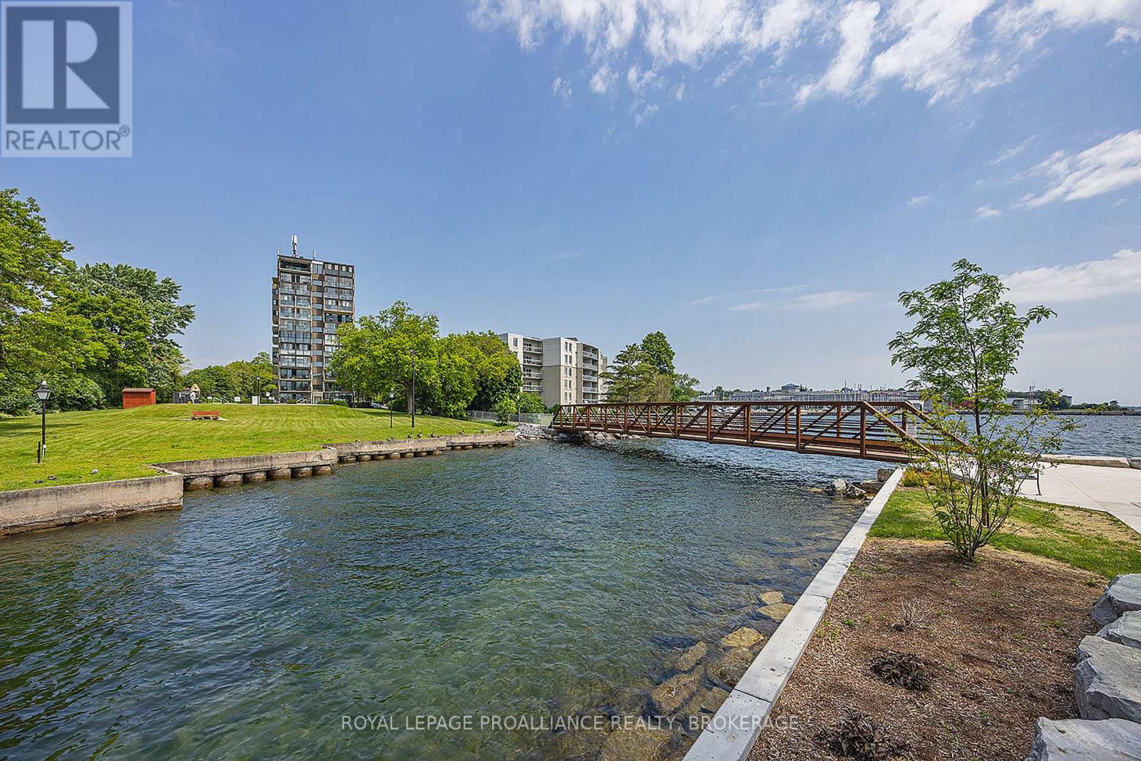 806 - 2 MOWAT AVENUE, Kingston, Ontario