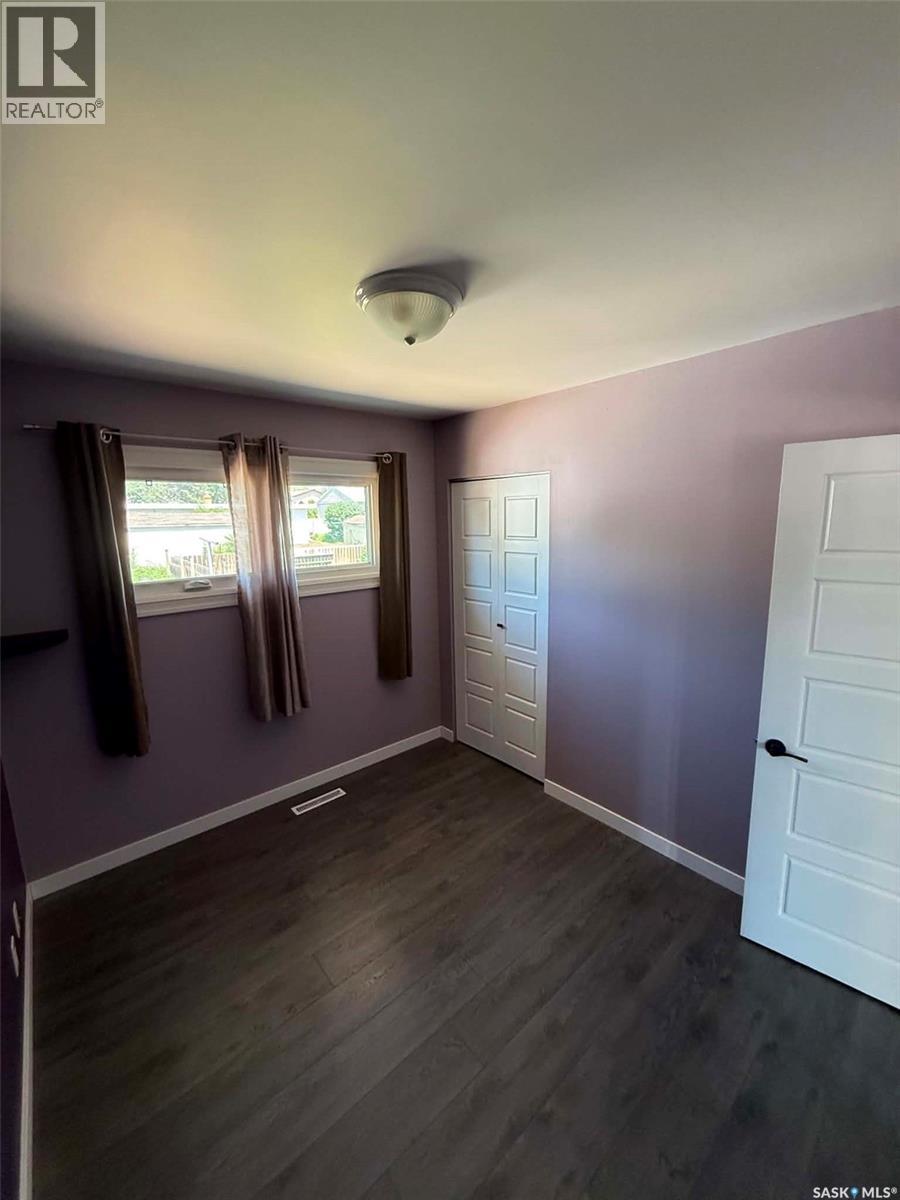 1154 Caribou Street W, Moose Jaw, Saskatchewan  S6H 2B5 - Photo 4 - SK041934