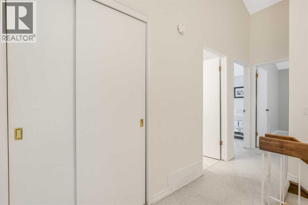 70 Brae Glen Lane SW, Calgary, Alberta  T2W 1B6 - Photo 24 - A2332250