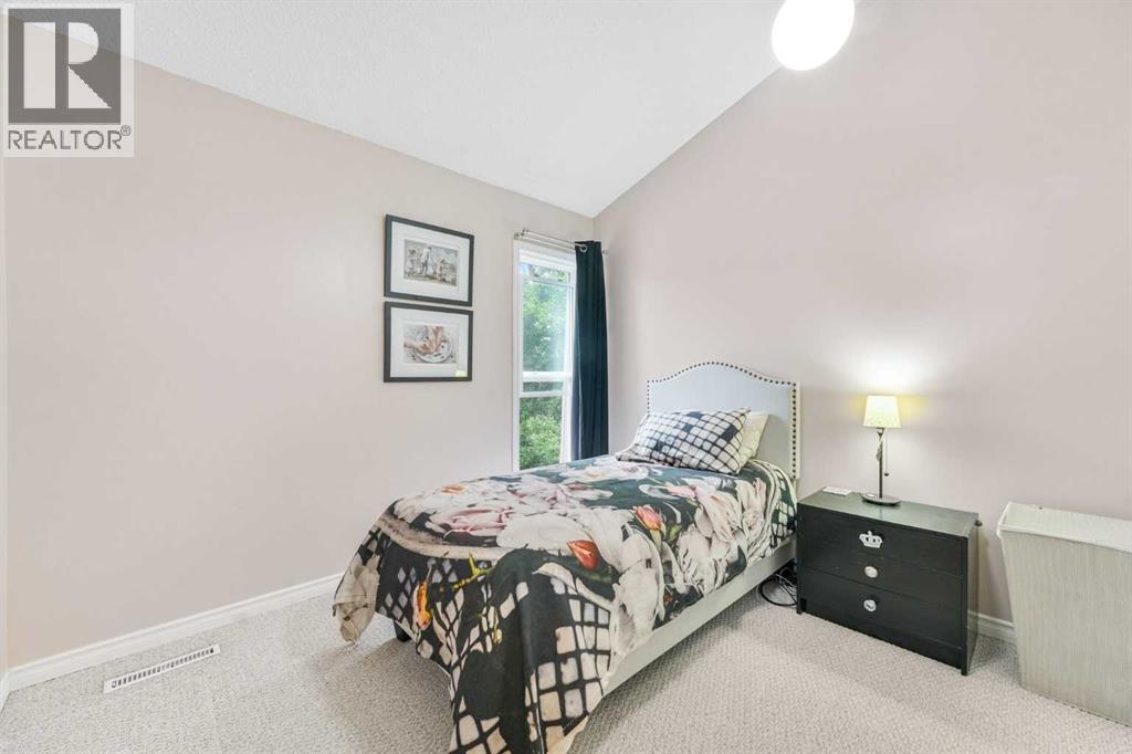 70 Brae Glen Lane SW, Calgary, Alberta  T2W 1B6 - Photo 30 - A2332250