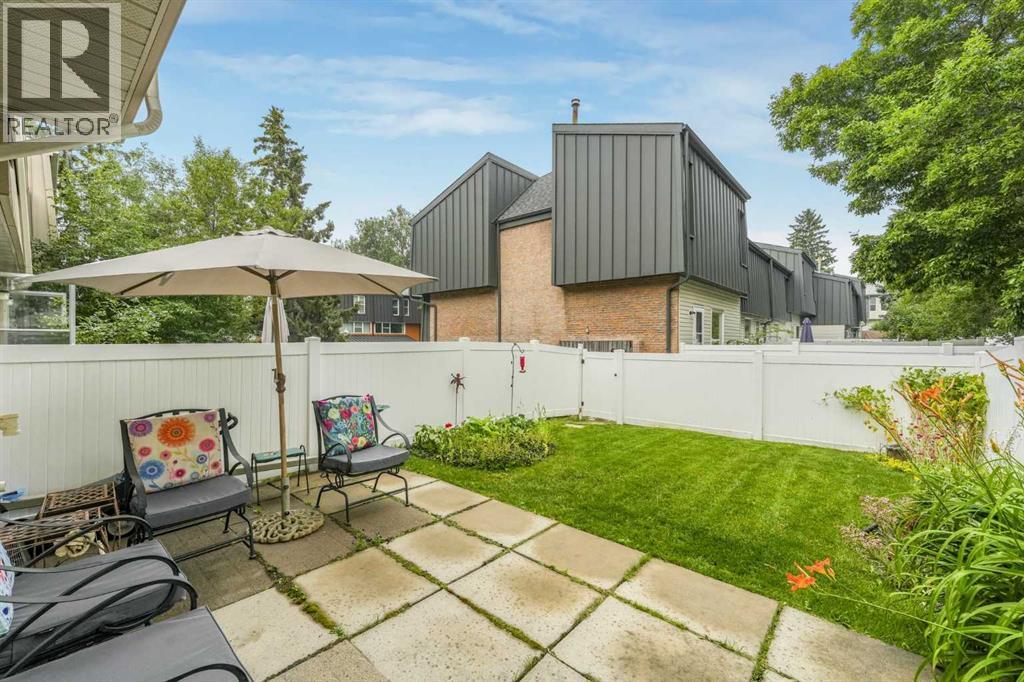 70 Brae Glen Lane SW, Calgary, Alberta  T2W 1B6 - Photo 48 - A2332250
