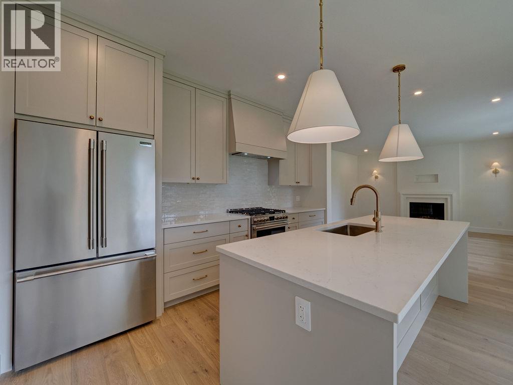 385 Solaz Place, Gibsons, British Columbia  V0N 1V5 - Photo 15 - R3151837