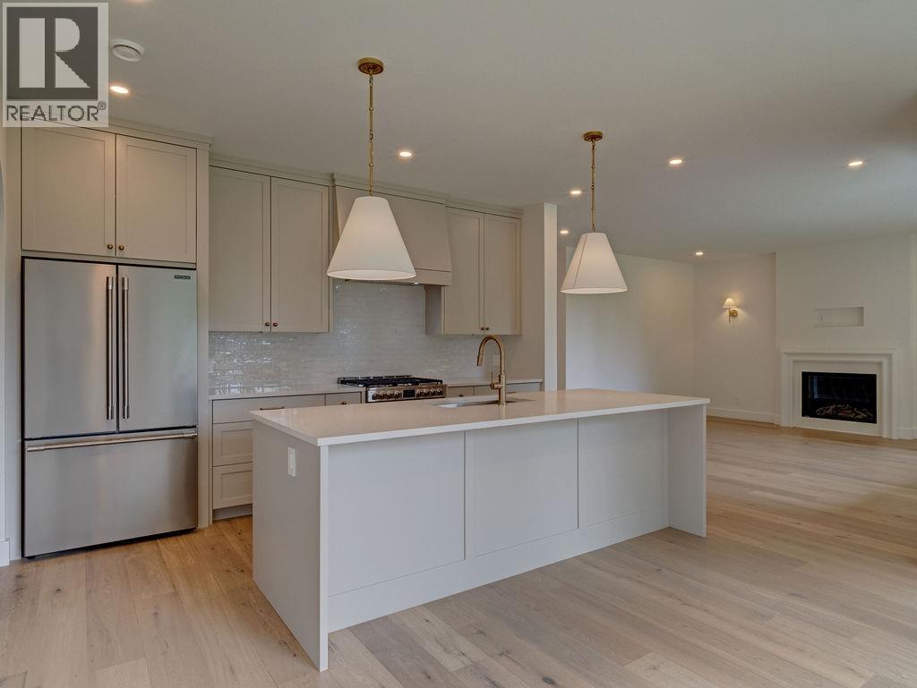 385 Solaz Place, Gibsons, British Columbia  V0N 1V5 - Photo 18 - R3151837