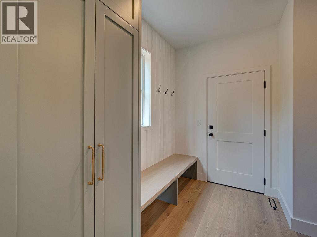 385 Solaz Place, Gibsons, British Columbia  V0N 1V5 - Photo 20 - R3151837