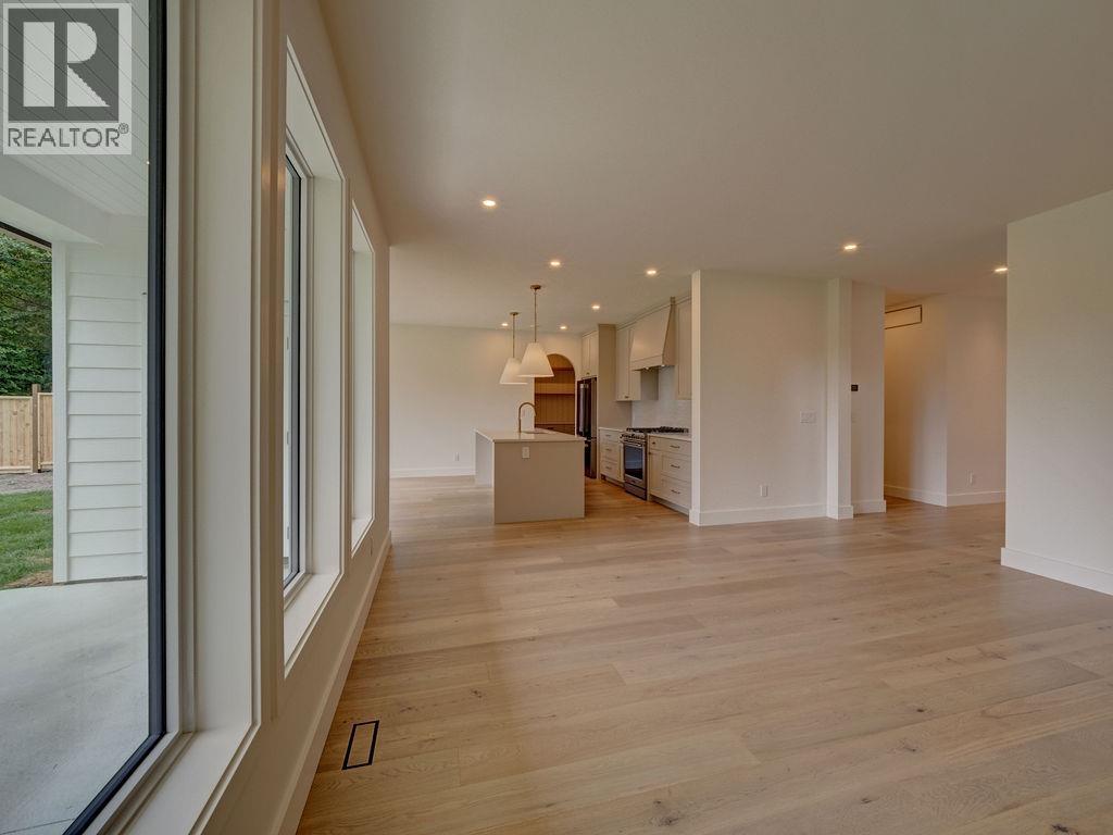 385 Solaz Place, Gibsons, British Columbia  V0N 1V5 - Photo 23 - R3151837