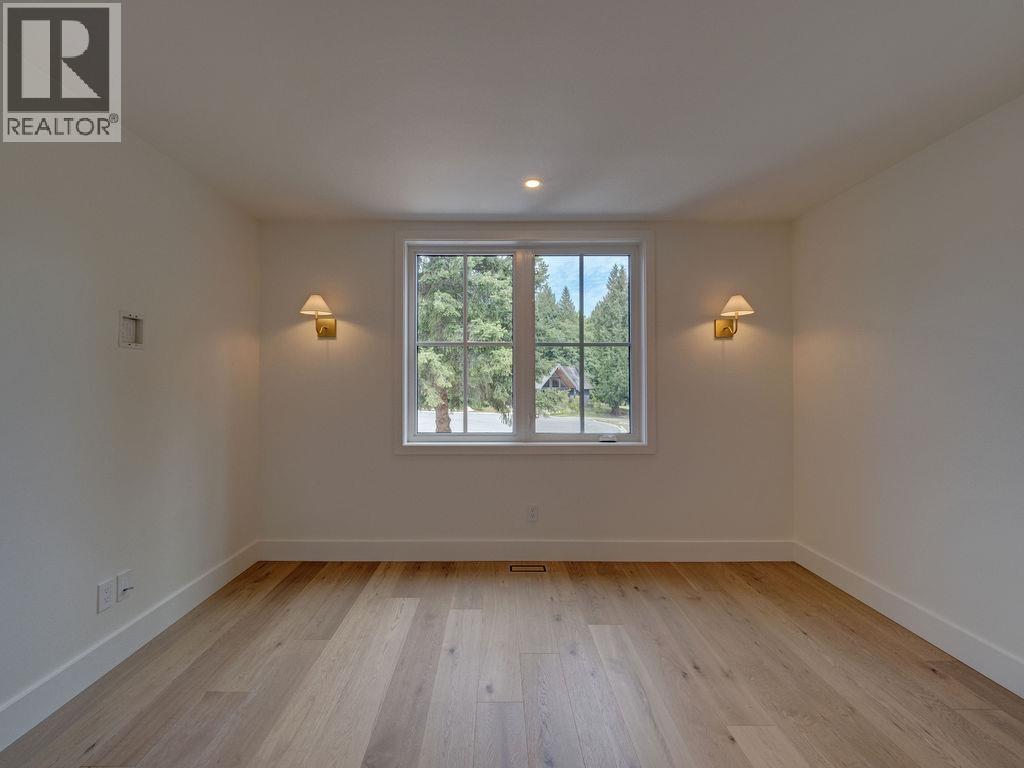 385 Solaz Place, Gibsons, British Columbia  V0N 1V5 - Photo 24 - R3151837