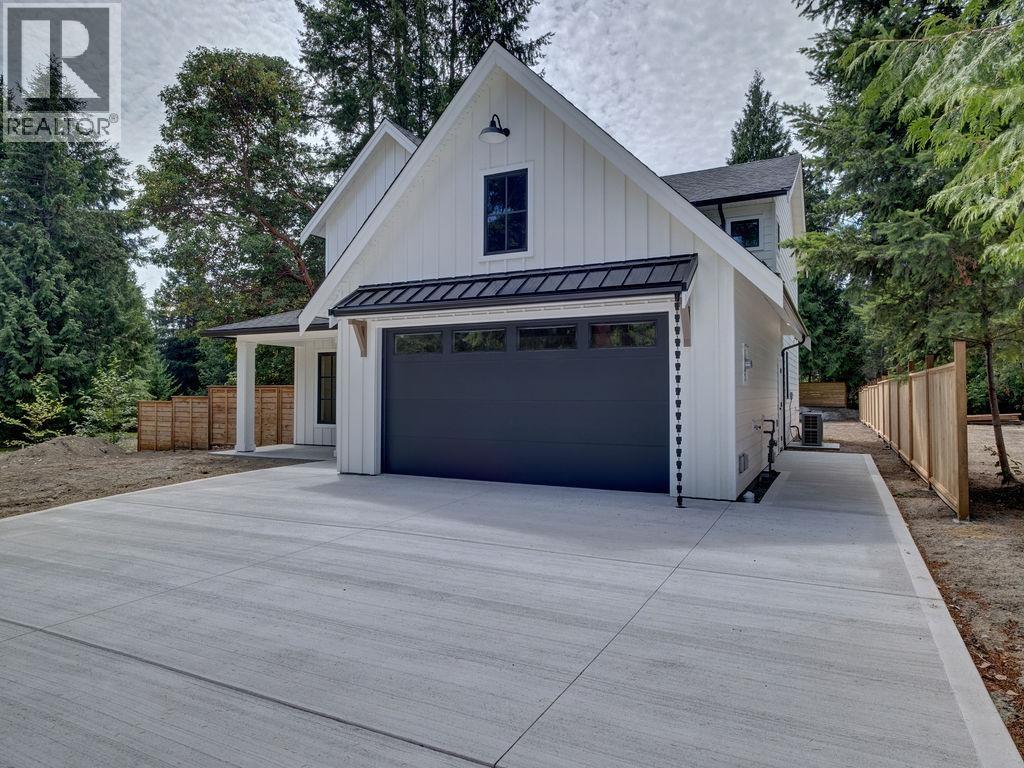 385 Solaz Place, Gibsons, British Columbia  V0N 1V5 - Photo 3 - R3151837