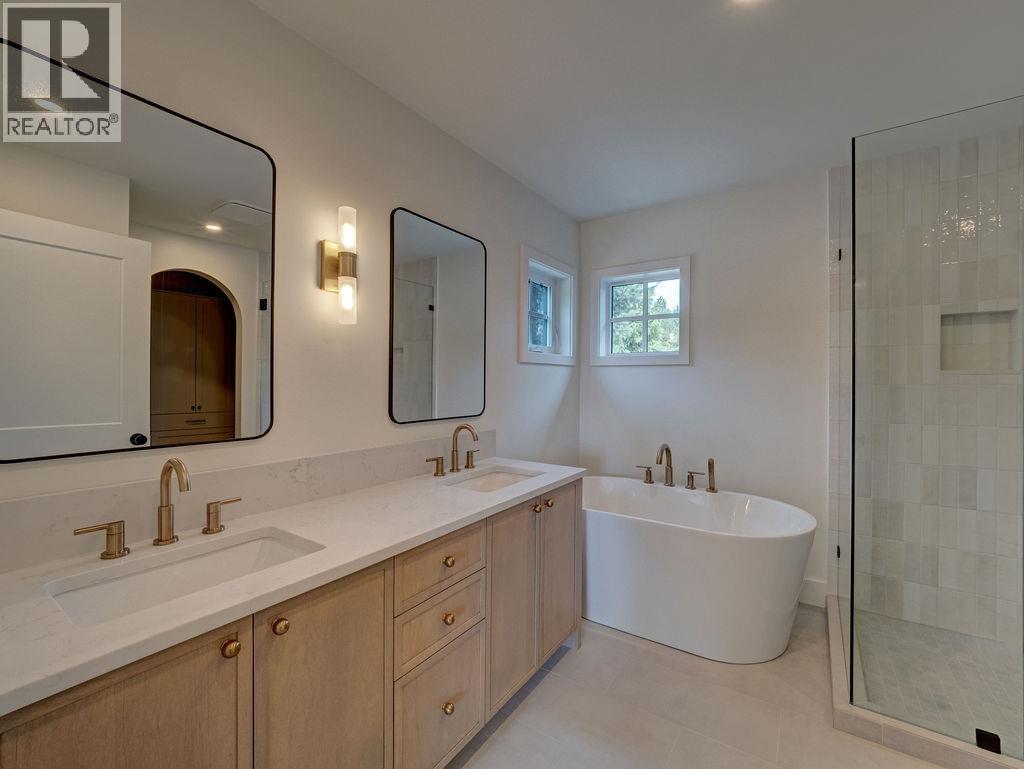 385 Solaz Place, Gibsons, British Columbia  V0N 1V5 - Photo 32 - R3151837