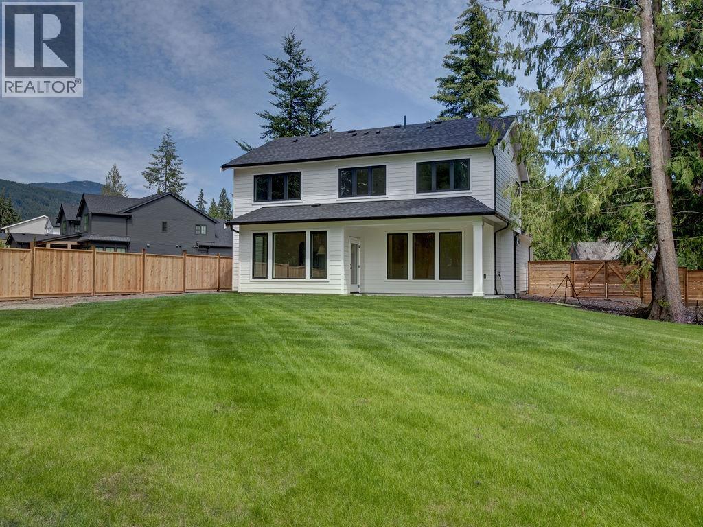385 Solaz Place, Gibsons, British Columbia  V0N 1V5 - Photo 5 - R3151837