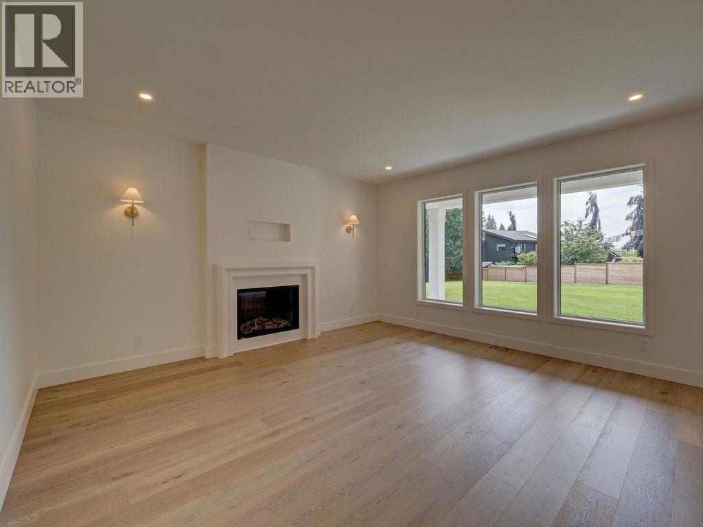 385 Solaz Place, Gibsons, British Columbia  V0N 1V5 - Photo 6 - R3151837