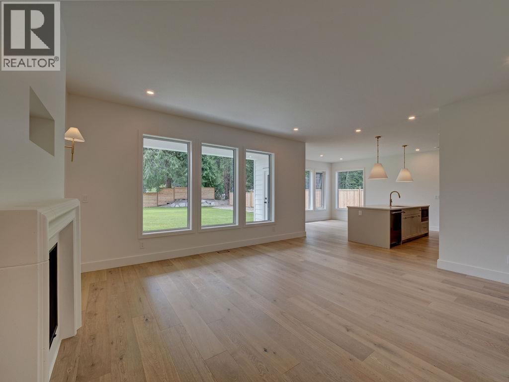 385 Solaz Place, Gibsons, British Columbia  V0N 1V5 - Photo 7 - R3151837