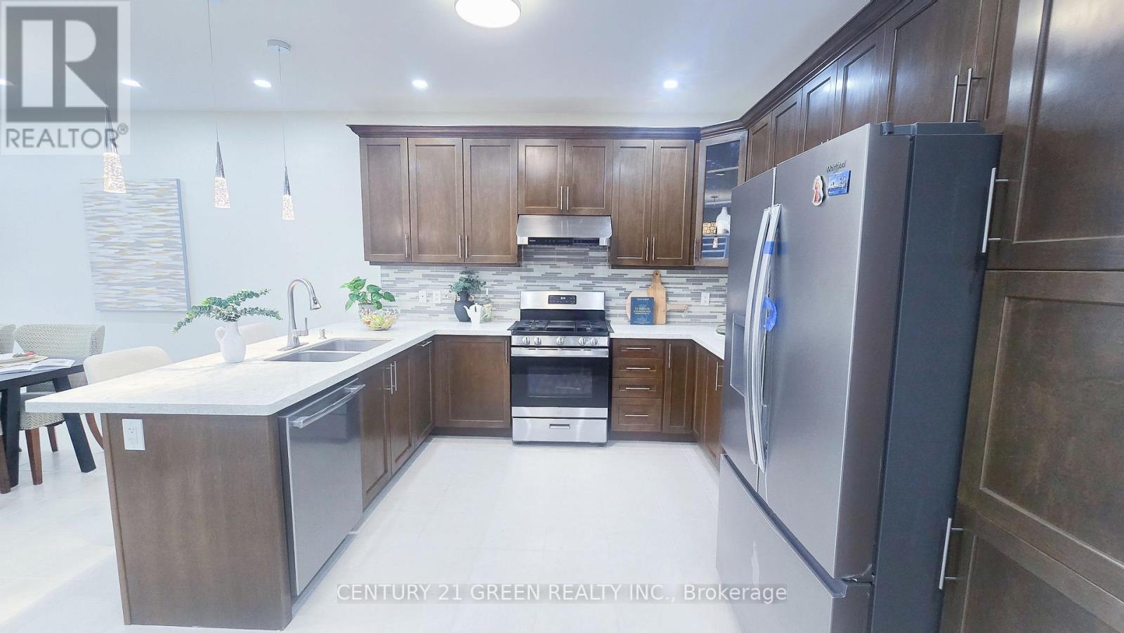 61 Magdalan Crescent, Richmond Hill, Ontario  L4E 0W4 - Photo 11 - N13623708