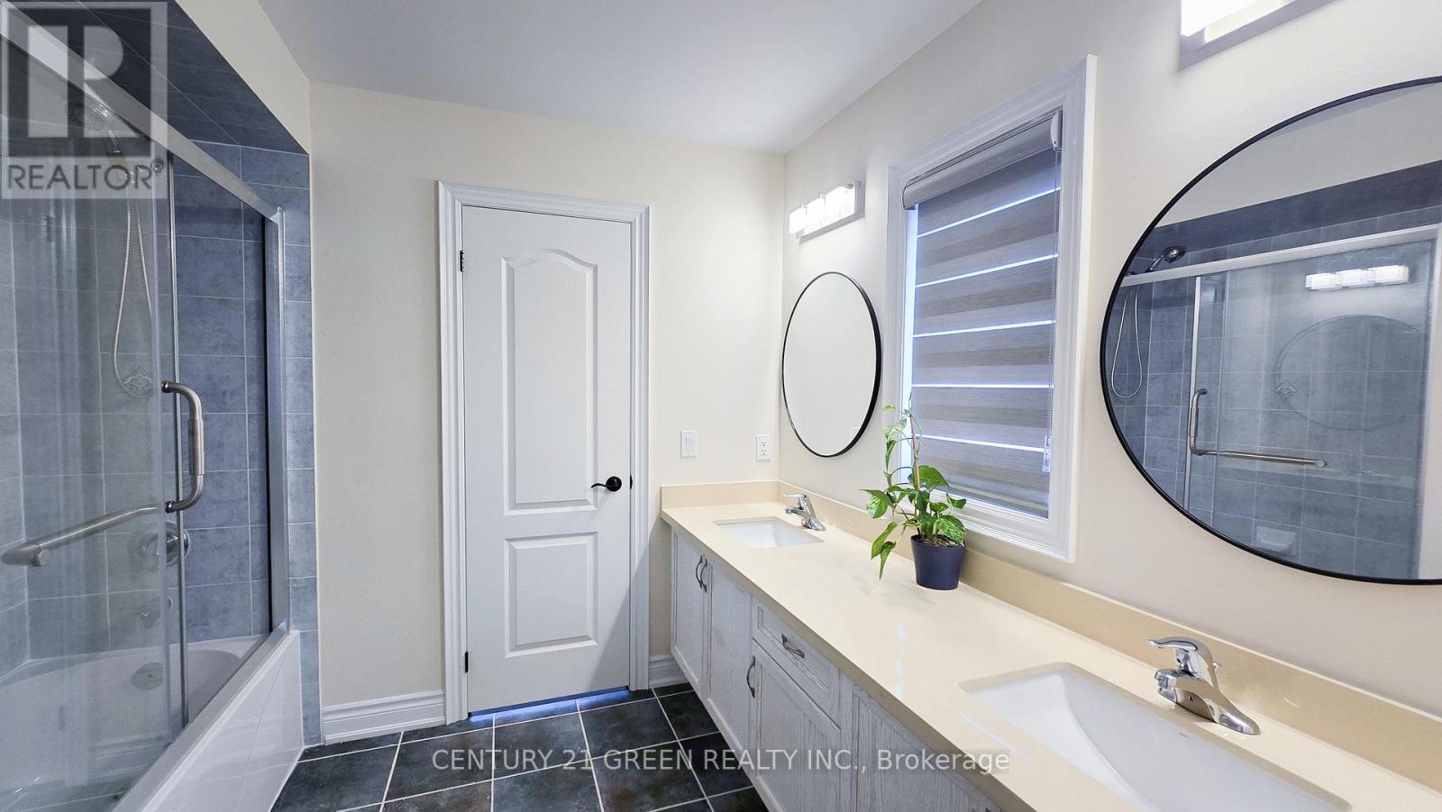 61 Magdalan Crescent, Richmond Hill, Ontario  L4E 0W4 - Photo 30 - N13623708