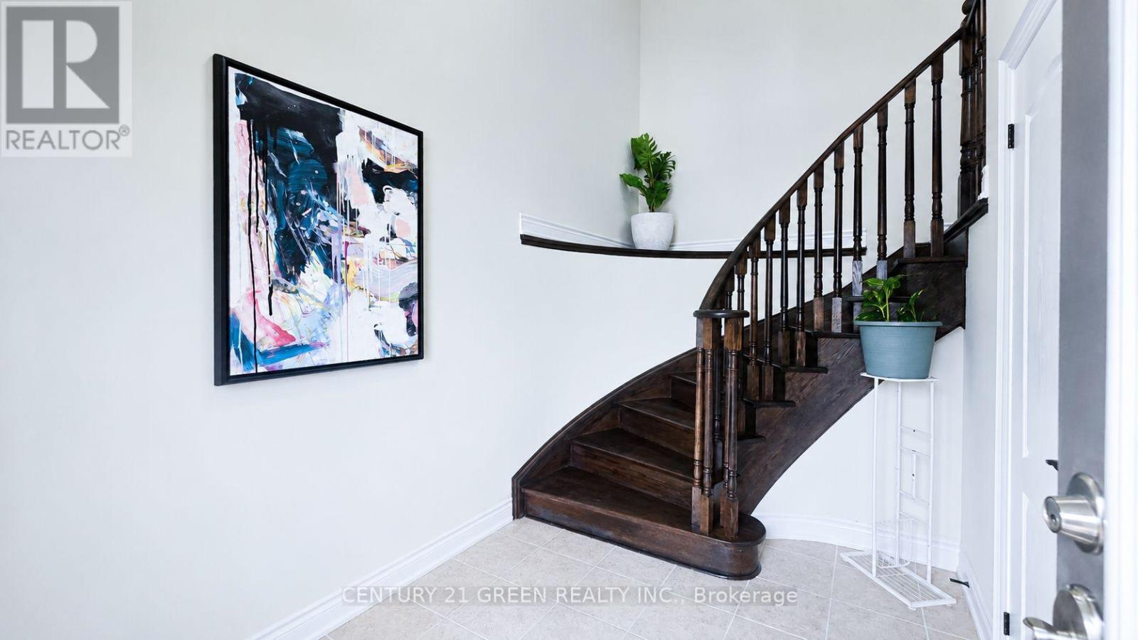 61 Magdalan Crescent, Richmond Hill, Ontario  L4E 0W4 - Photo 4 - N13623708