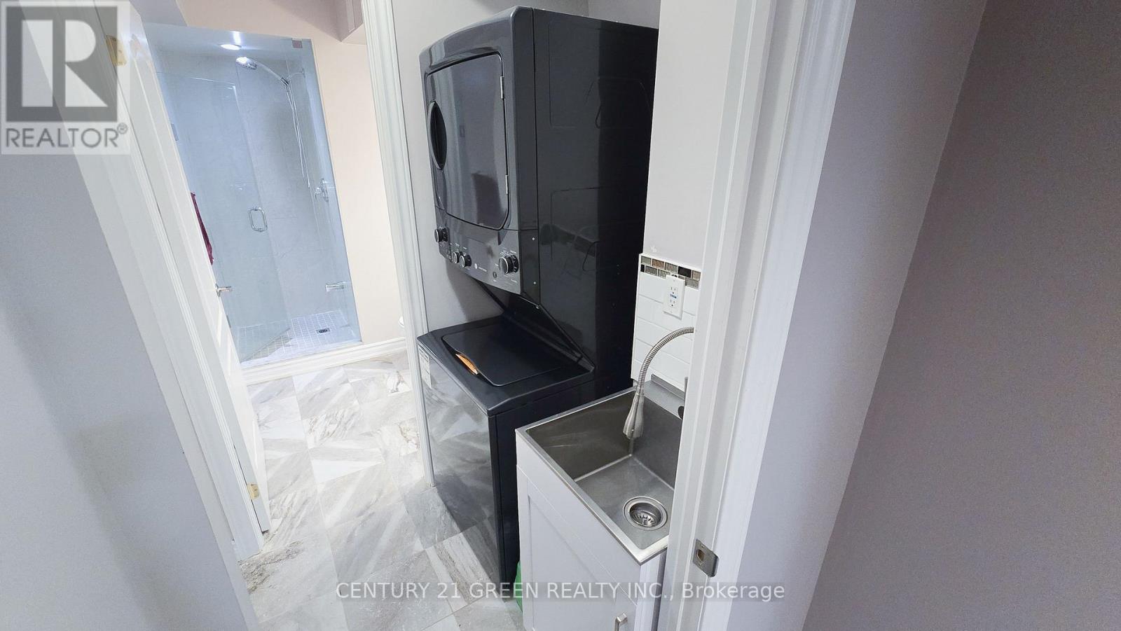 61 Magdalan Crescent, Richmond Hill, Ontario  L4E 0W4 - Photo 41 - N13623708