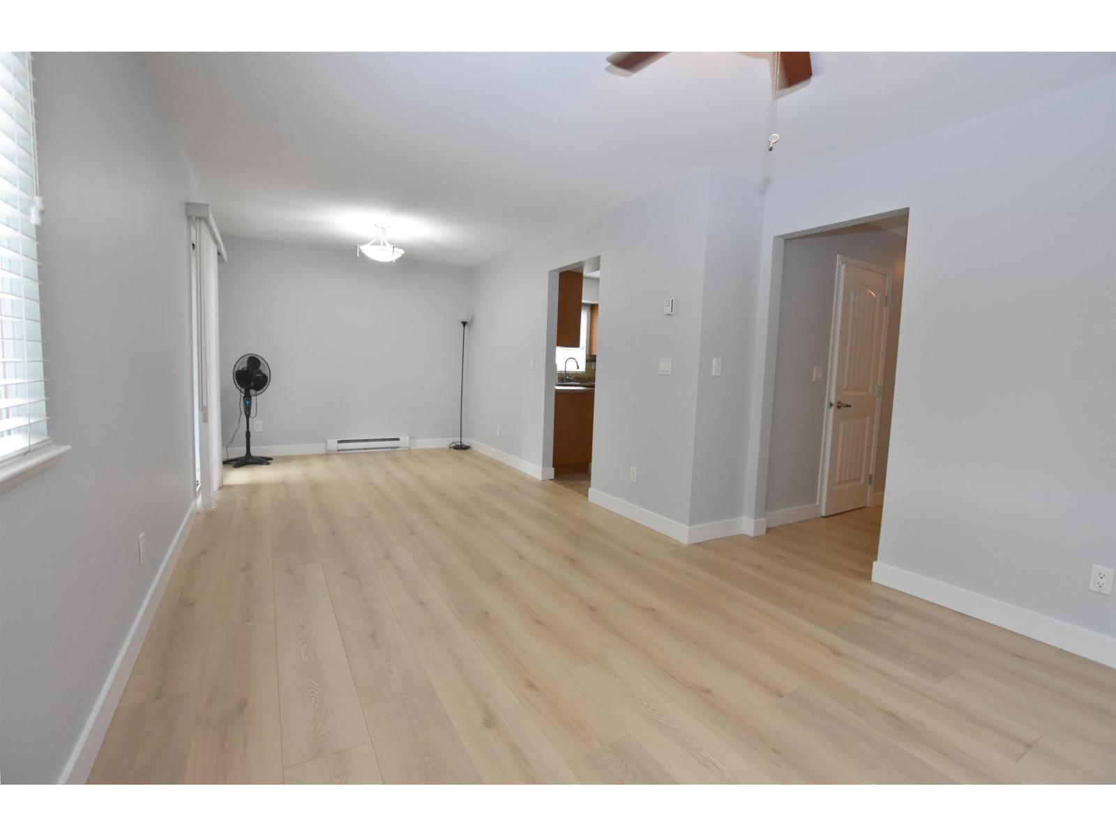 15402 96a Avenue, Surrey, British Columbia  V3R 7H2 - Photo 4 - R3149964