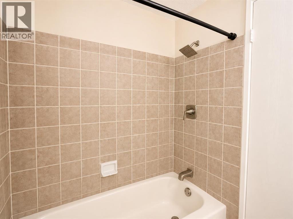 90, 999 Canyon Meadows Drive SW, Calgary, Alberta  T2W 2S6 - Photo 17 - A2328678
