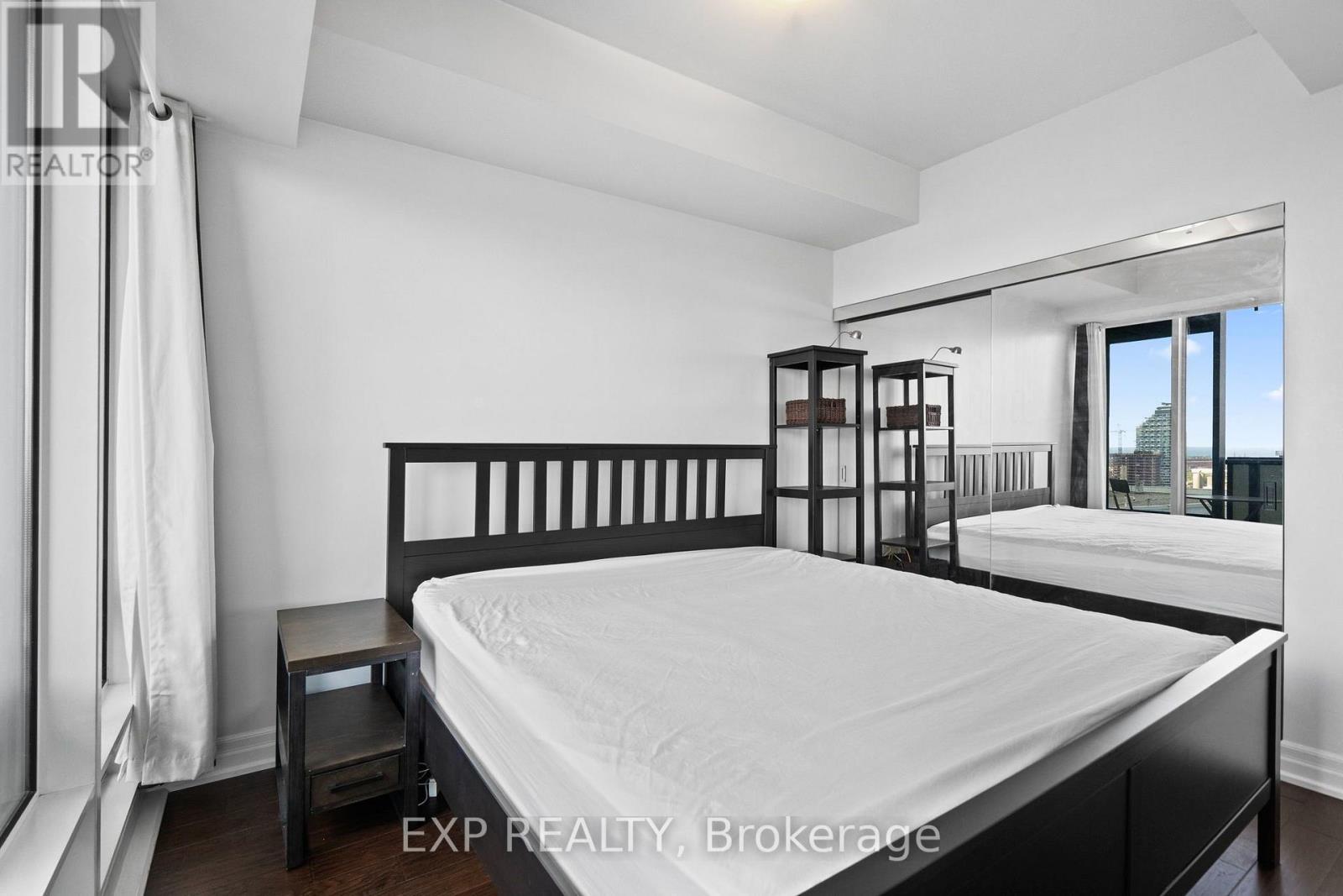 3510 - 8 The Esplanade, Toronto, Ontario  M5E 0A6 - Photo 11 - C13629692