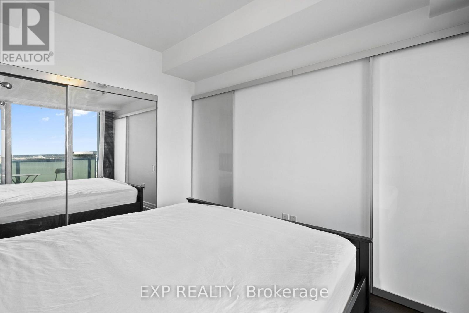3510 - 8 The Esplanade, Toronto, Ontario  M5E 0A6 - Photo 12 - C13629692