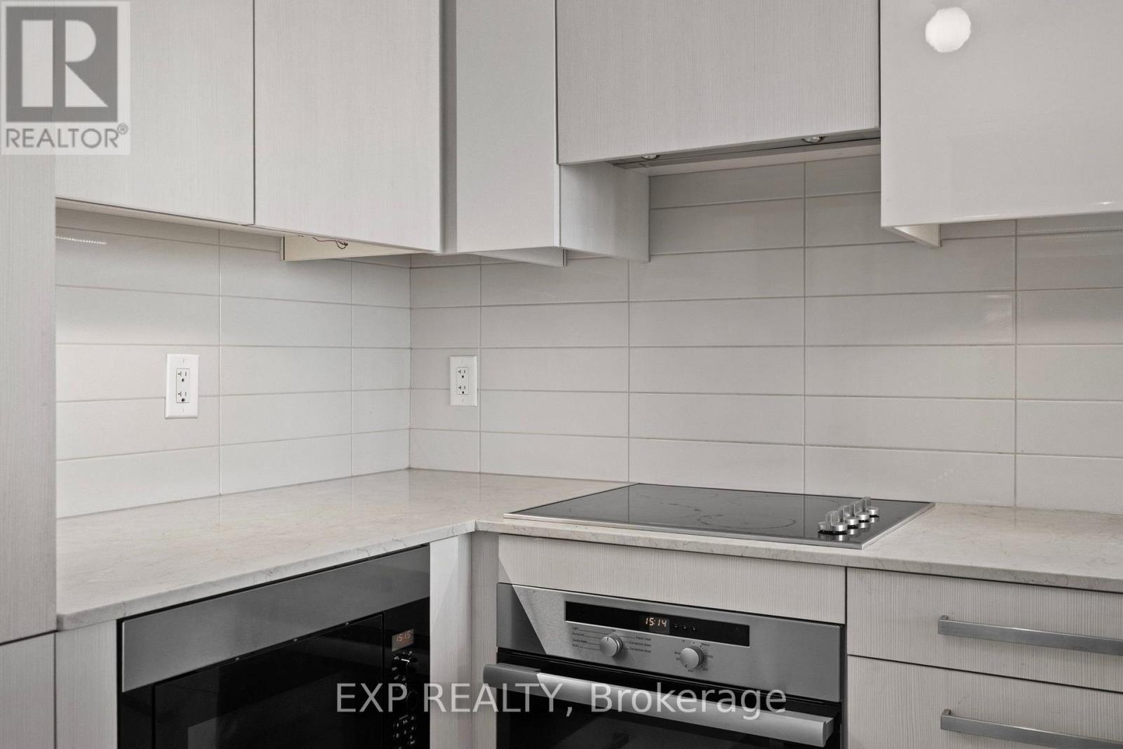 3510 - 8 The Esplanade, Toronto, Ontario  M5E 0A6 - Photo 13 - C13629692