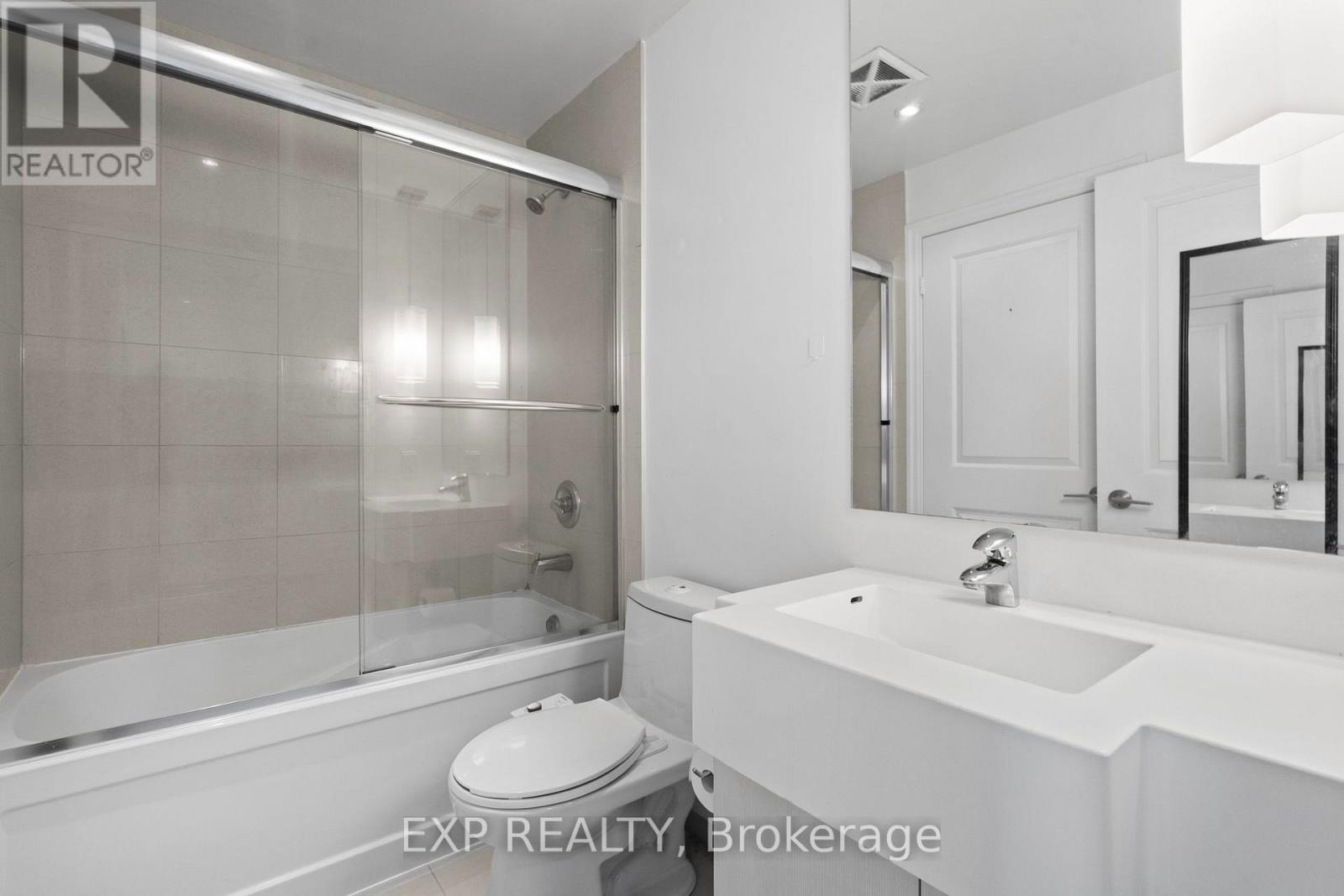 3510 - 8 The Esplanade, Toronto, Ontario  M5E 0A6 - Photo 14 - C13629692