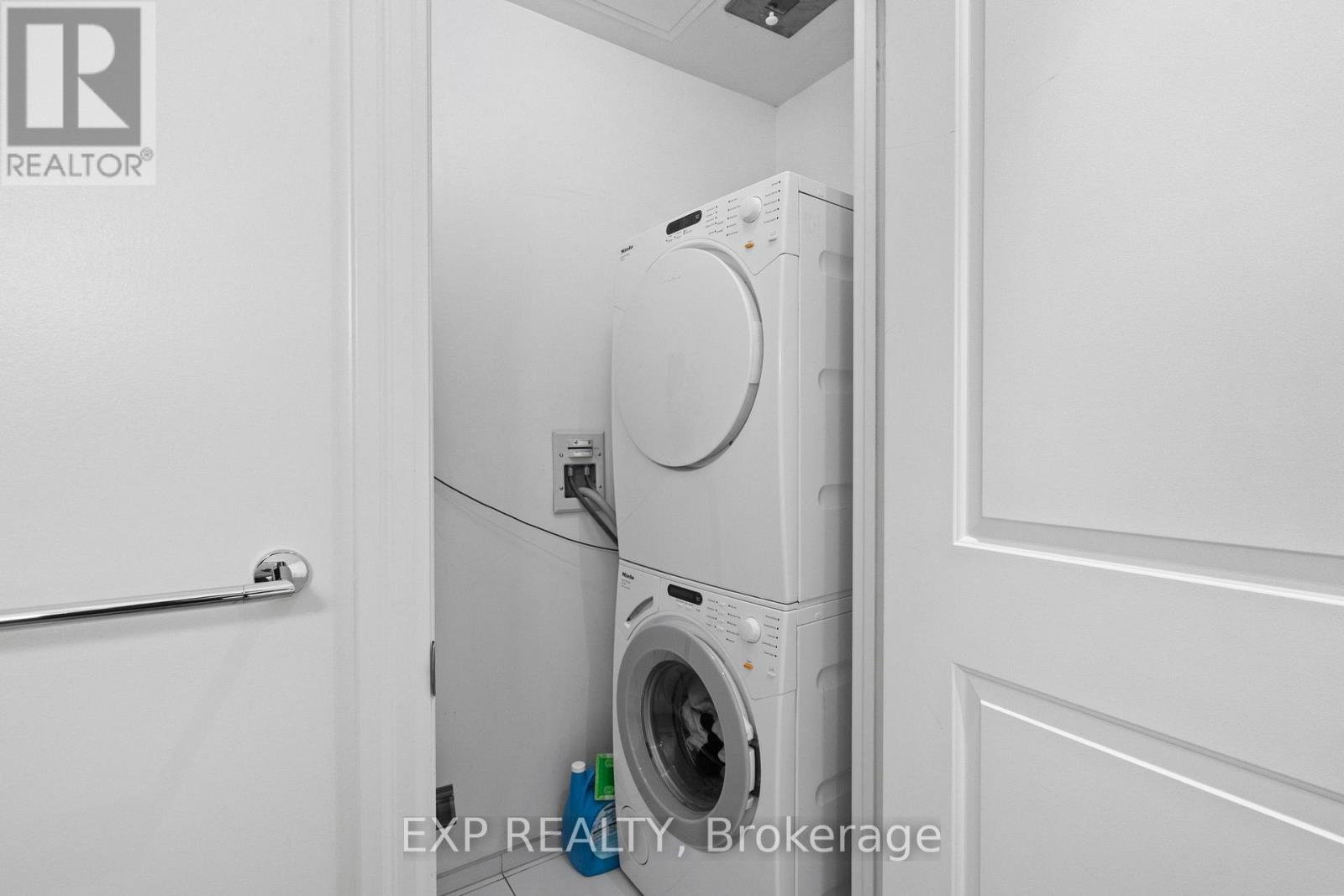3510 - 8 The Esplanade, Toronto, Ontario  M5E 0A6 - Photo 16 - C13629692