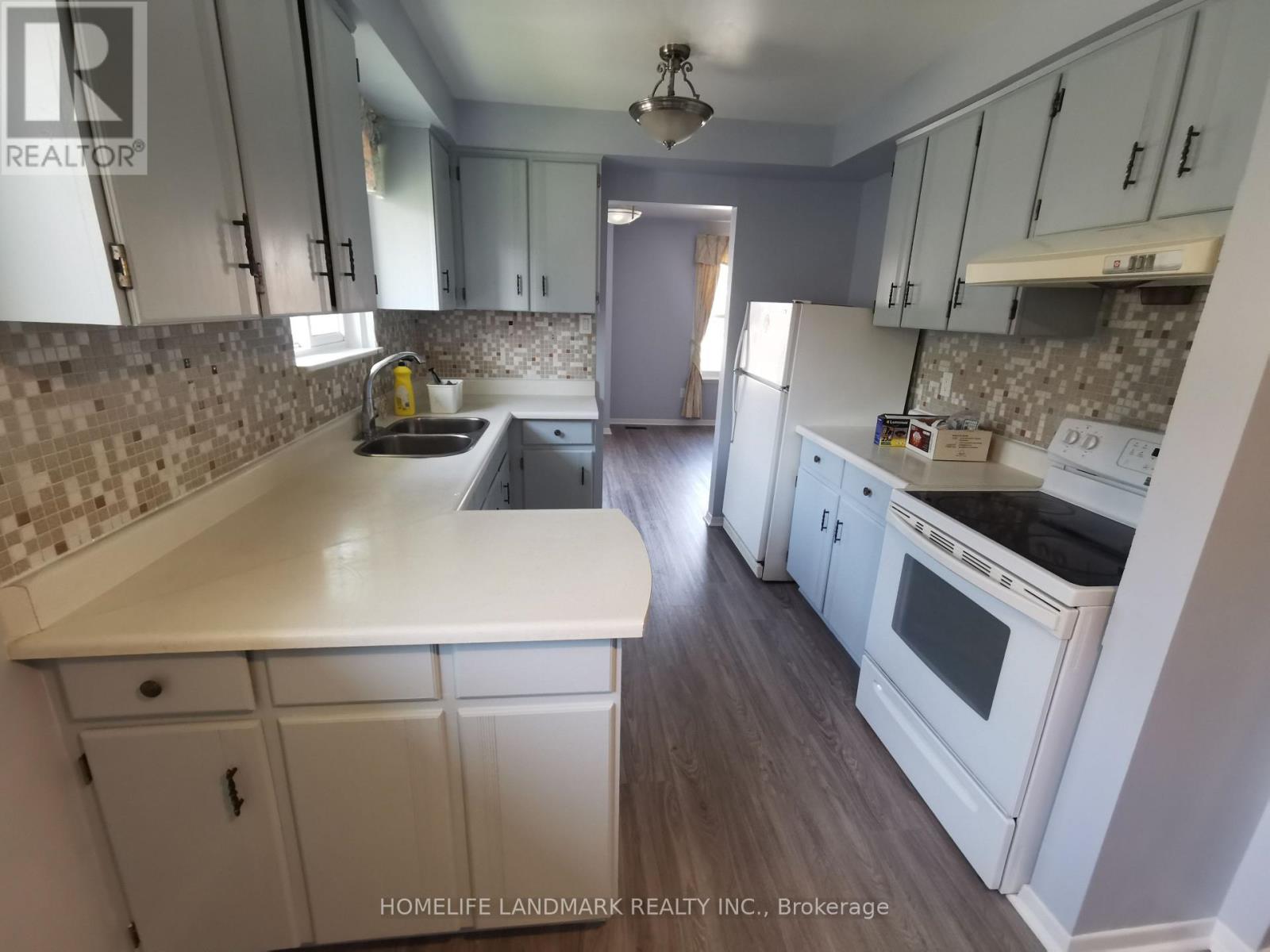 16 Nortonville Drive, Toronto, Ontario  M1T 2G8 - Photo 2 - E13629700