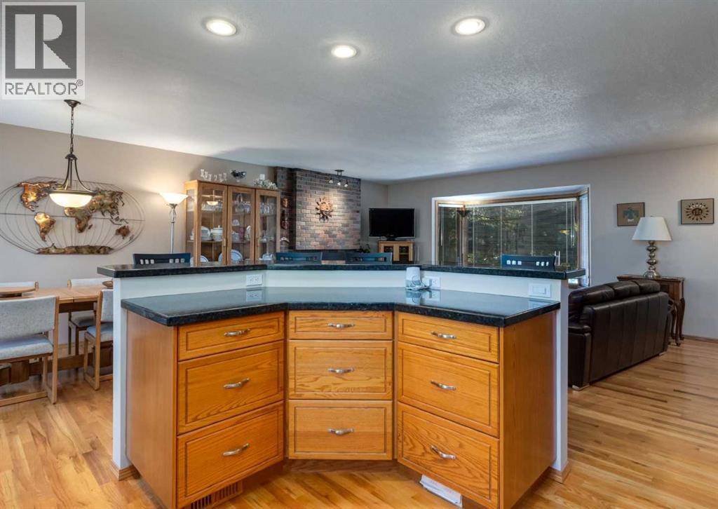 4808 Valiant Drive NW, Calgary, Alberta  T3A 1X2 - Photo 14 - A2313418