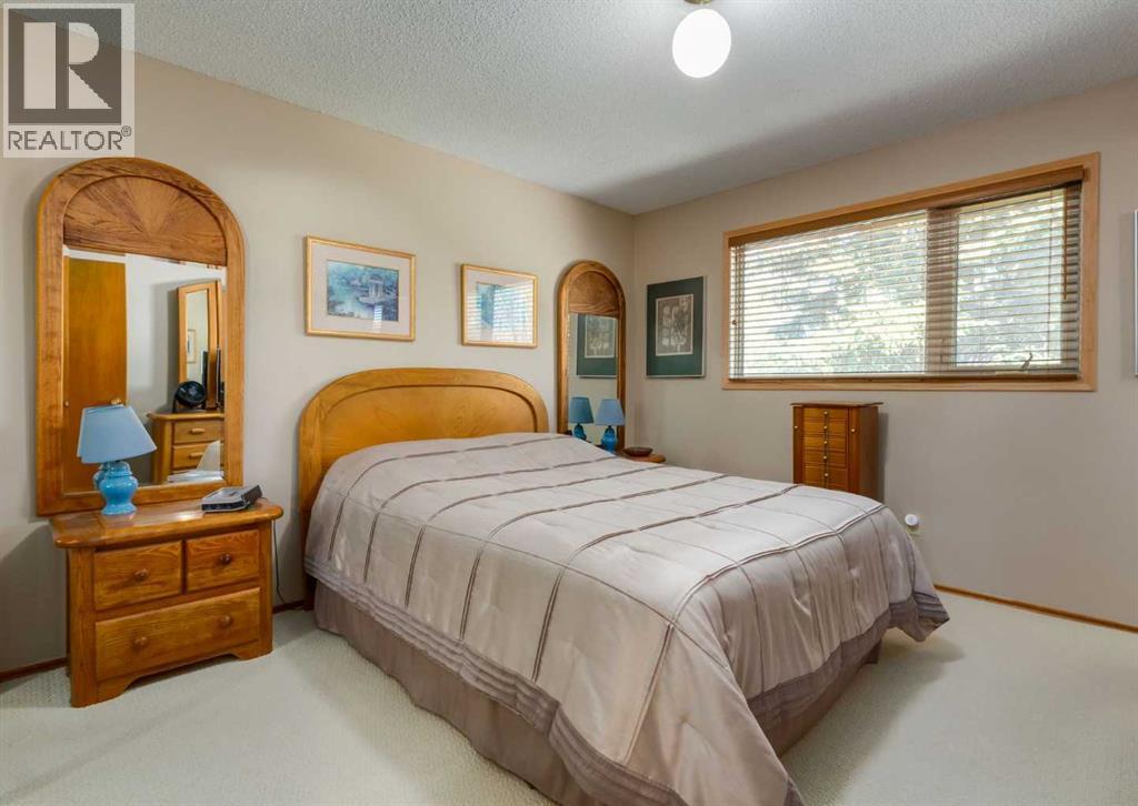 4808 Valiant Drive NW, Calgary, Alberta  T3A 1X2 - Photo 17 - A2313418
