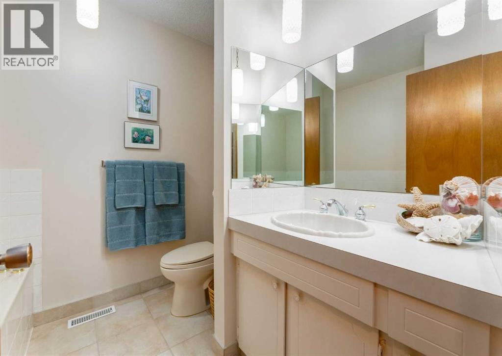 4808 Valiant Drive NW, Calgary, Alberta  T3A 1X2 - Photo 21 - A2313418