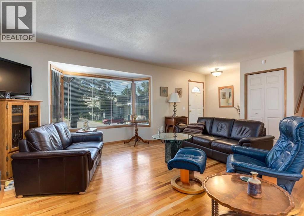 4808 Valiant Drive NW, Calgary, Alberta  T3A 1X2 - Photo 8 - A2313418