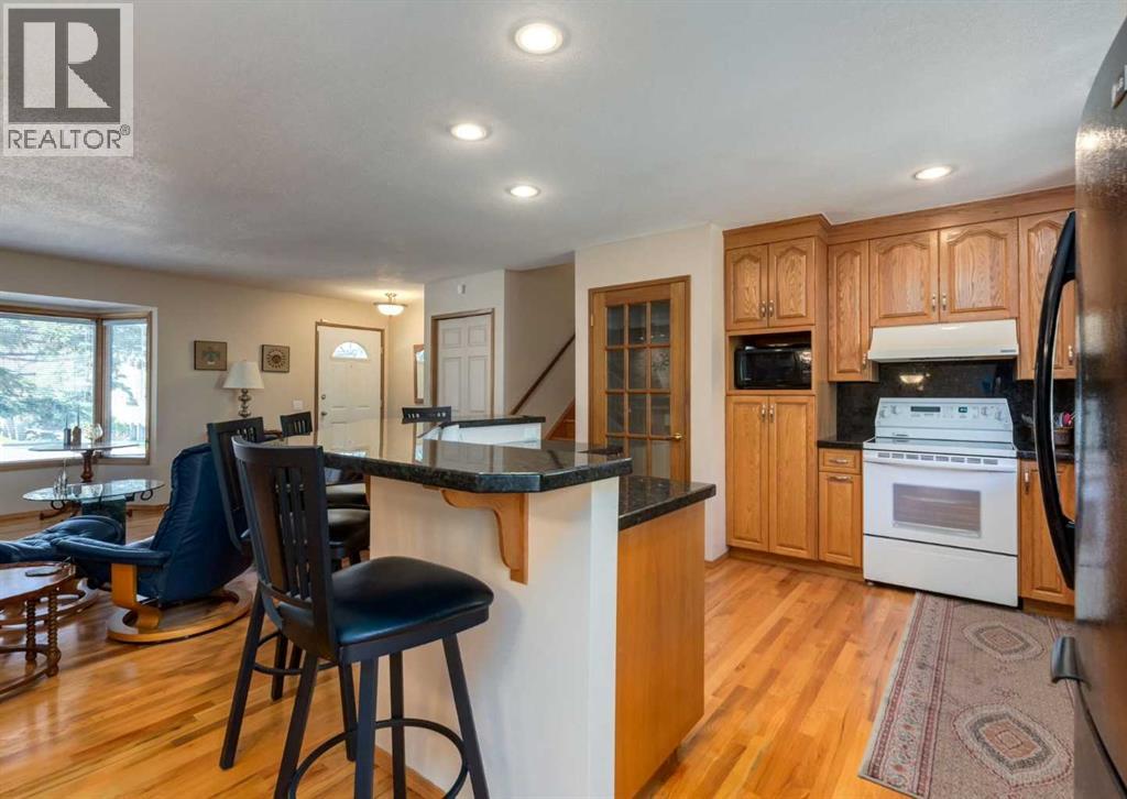 4808 Valiant Drive NW, Calgary, Alberta  T3A 1X2 - Photo 12 - A2313418