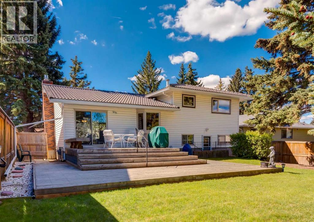4808 Valiant Drive NW, Calgary, Alberta  T3A 1X2 - Photo 3 - A2313418
