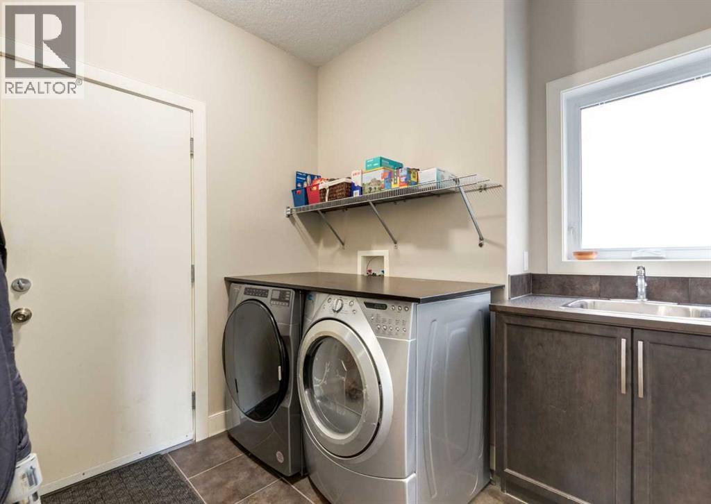 98 Royal Ridge Mount NW, Calgary, Alberta  T3G 5Z3 - Photo 16 - A2324032