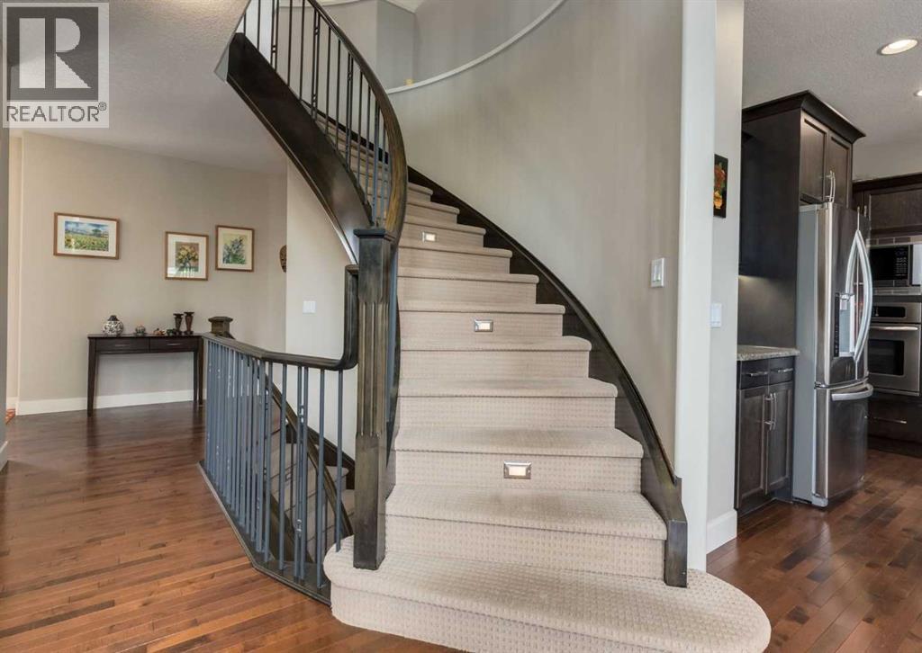 98 Royal Ridge Mount NW, Calgary, Alberta  T3G 5Z3 - Photo 17 - A2324032