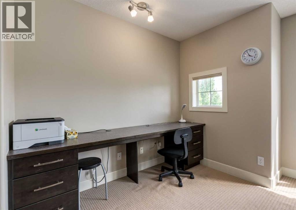 98 Royal Ridge Mount NW, Calgary, Alberta  T3G 5Z3 - Photo 24 - A2324032