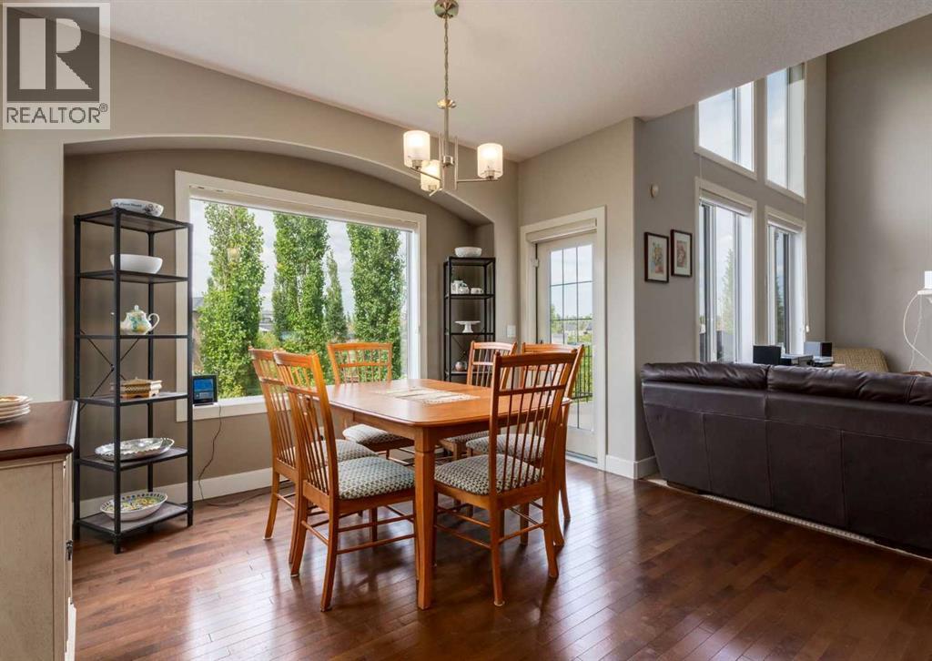 98 Royal Ridge Mount NW, Calgary, Alberta  T3G 5Z3 - Photo 12 - A2324032