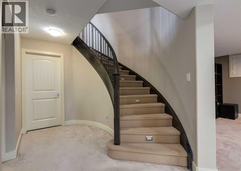 98 Royal Ridge Mount NW, Calgary, Alberta  T3G 5Z3 - Photo 29 - A2324032
