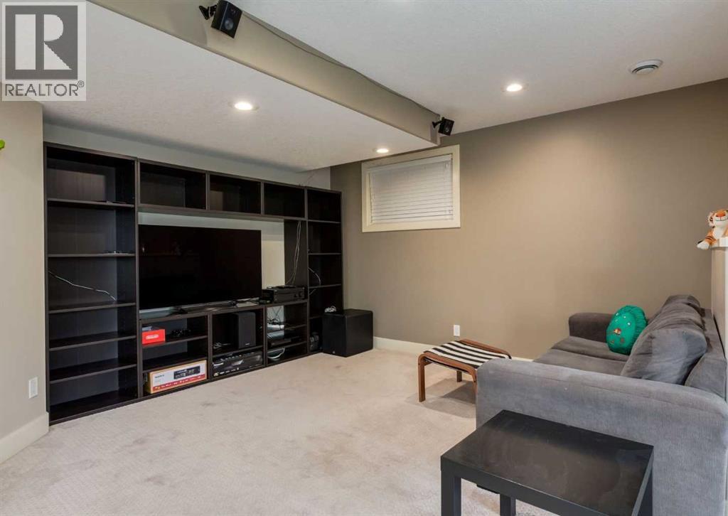 98 Royal Ridge Mount NW, Calgary, Alberta  T3G 5Z3 - Photo 31 - A2324032